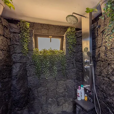 Luxury Canarian With Large Pool In Costa Apartmán Teguise (Lanzarote)