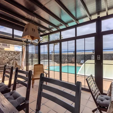 Luxury Canarian With Large Pool In Costa Apartamento *