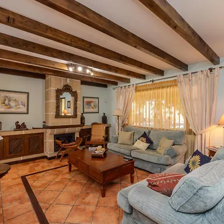 Luxury Canarian With Large Pool In Costa Apartmán *