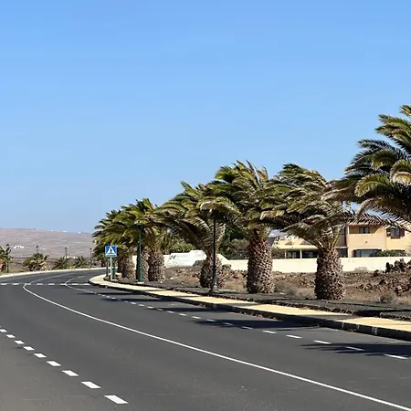 Luxury Canarian With Large Pool In Costa * Teguise (Lanzarote)