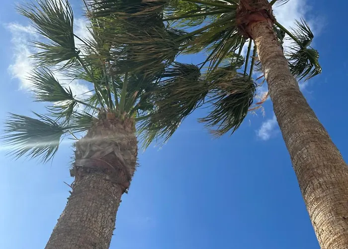 Luxury Canarian With Large Pool In Costa *