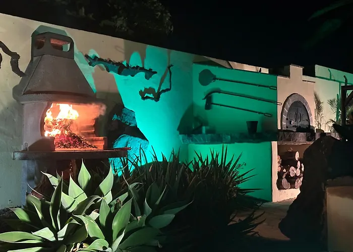 Luxury Canarian With Large Pool In Costa * Teguise (Lanzarote)