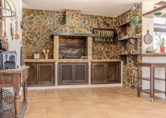 Luxury Canarian With Large Pool In Costa * Teguise (Lanzarote)