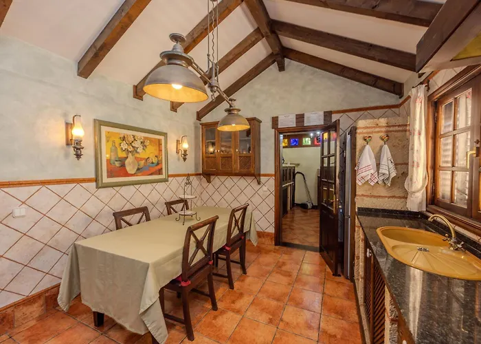 Luxury Canarian With Large Pool In Costa Appartement *