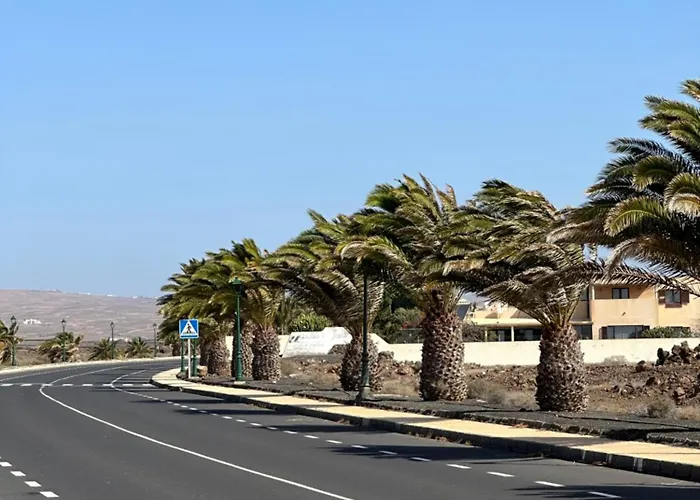 Luxury Canarian With Large Pool In Costa * Teguise (Lanzarote)