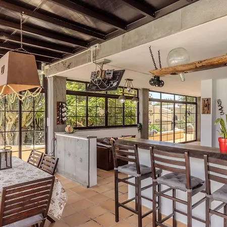 Luxury Canarian With Large Pool In Costa טגיסי