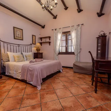 Luxury Canarian With Large Pool In Costa טגיסי