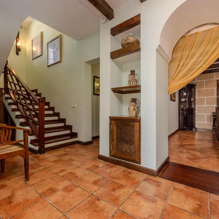 Luxury Canarian With Large Pool In Costa דירה