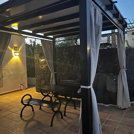 Luxury Canarian With Large Pool In Costa