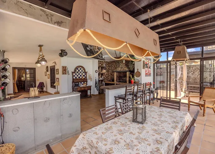 아파트 Luxury Canarian With Large Pool In Costa